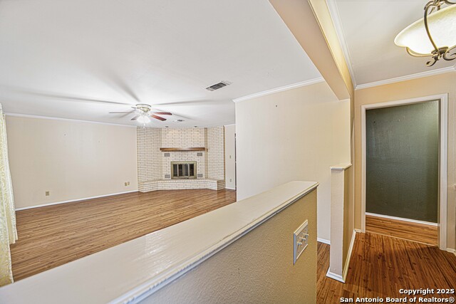 Image 4 of 45 For 983 Hollyhock