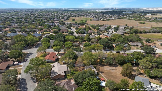 Image 42 of 45 For 983 Hollyhock