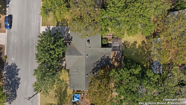 Image 44 of 45 For 983 Hollyhock