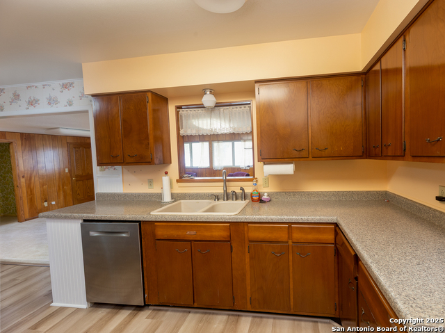 Image 10 of 31 For 3807 Palfrey St E