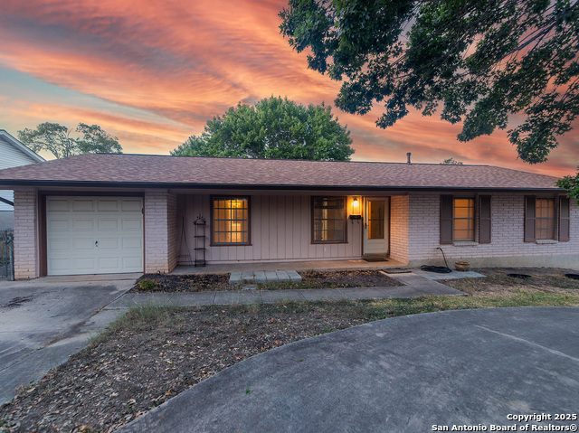 Image 2 of 31 For 3807 Palfrey St E