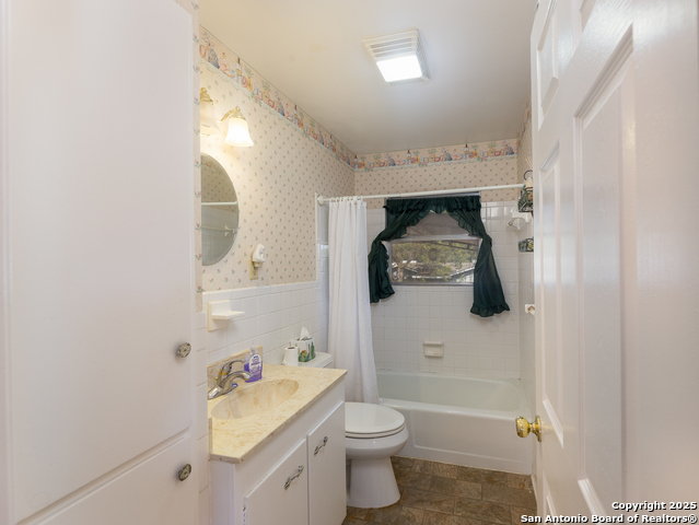 Image 21 of 31 For 3807 Palfrey St E