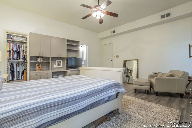 Listing photo id 11 for 11415 Whisper Dawn