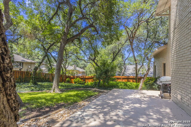 Listing photo id 32 for 11415 Whisper Dawn