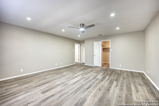 Image 11 of 33 For 7825 Sandpiper Park