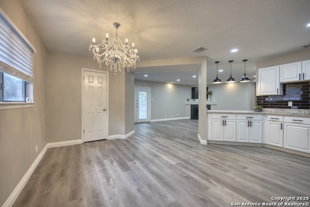 Image 15 of 33 For 7825 Sandpiper Park