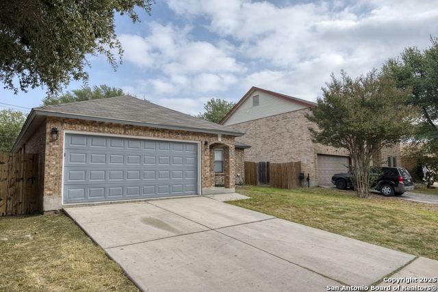 Image 2 of 33 For 7825 Sandpiper Park
