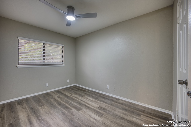 Image 23 of 33 For 7825 Sandpiper Park