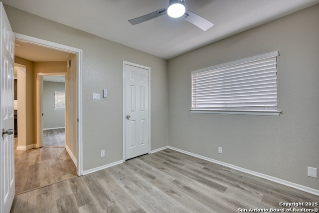 Image 24 of 33 For 7825 Sandpiper Park