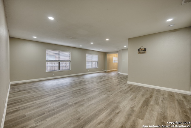 Image 6 of 33 For 7825 Sandpiper Park