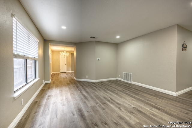 Image 8 of 33 For 7825 Sandpiper Park