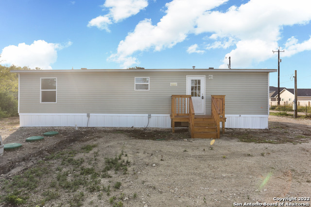 Listing photo id 14 for 5073 Abbott Rd  2
