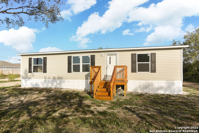 Listing photo id 1 for 5073 Abbott Rd  2