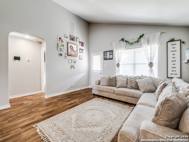 Listing photo id 8 for 6727 Hoffman Plain