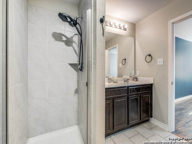 Listing photo id 13 for 6727 Hoffman Plain