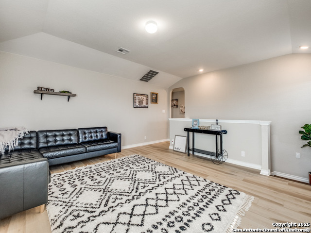 Listing photo id 14 for 6727 Hoffman Plain