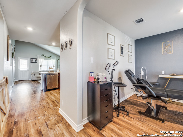 Listing photo id 0 for 6727 Hoffman Plain