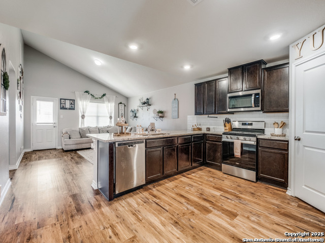 Listing photo id 2 for 6727 Hoffman Plain