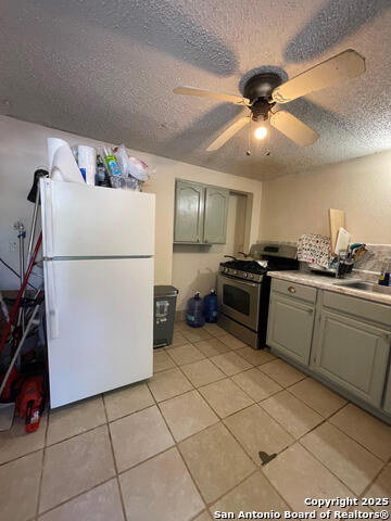 Image 5 of 9 For 946 Lynwood W