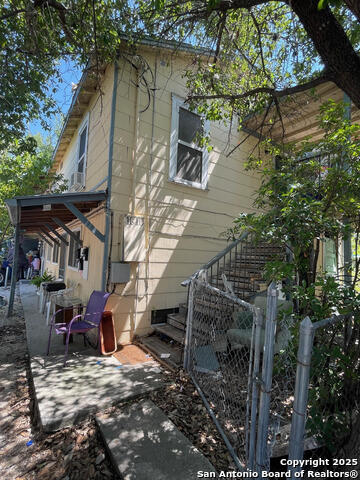 Image 8 of 9 For 946 Lynwood W
