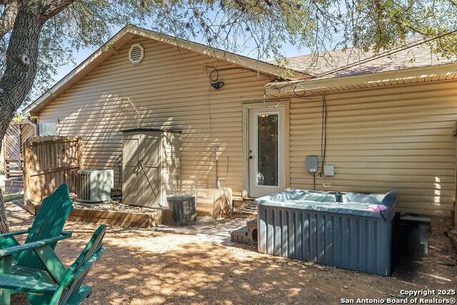 Image 33 of 37 For 204 Lake Park Loop