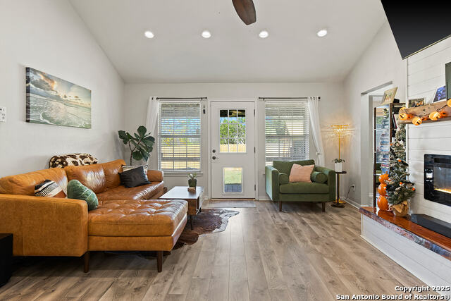 Image 5 of 37 For 204 Lake Park Loop