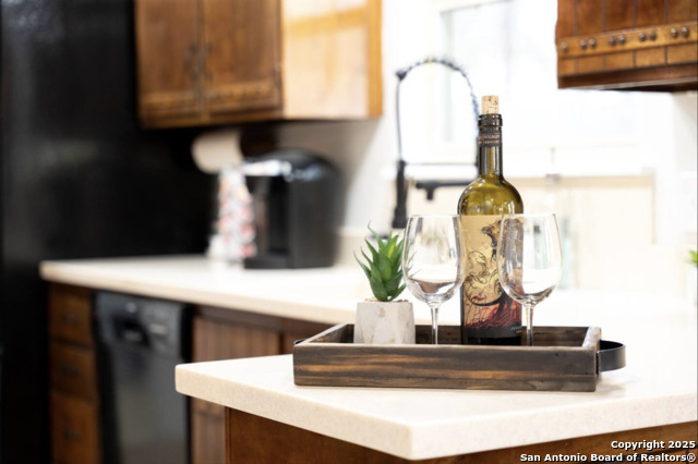 Image 15 of 39 For 8507 Rockmoor