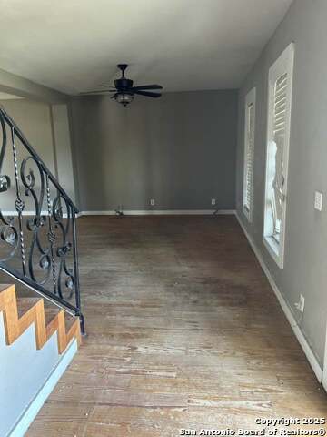 Listing photo id 0 for 4108 Nimrod Cir E