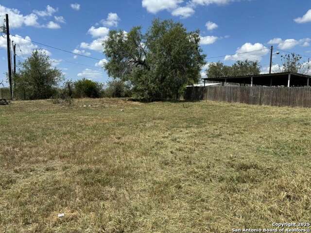 Listing photo id 4 for 4108 Nimrod Cir E