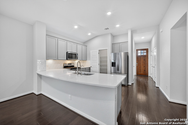 Image 10 of 37 For 11631 Troubadour