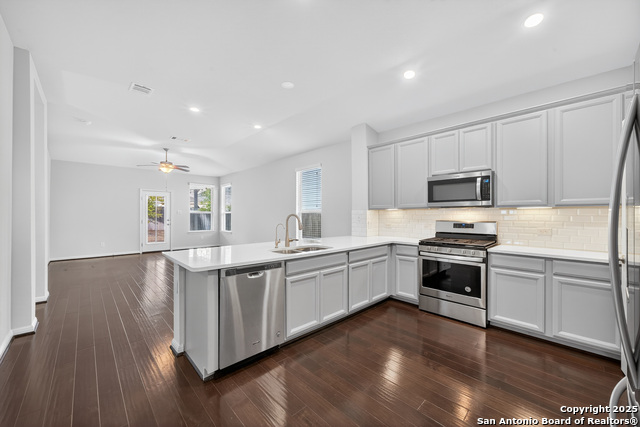 Image 11 of 37 For 11631 Troubadour