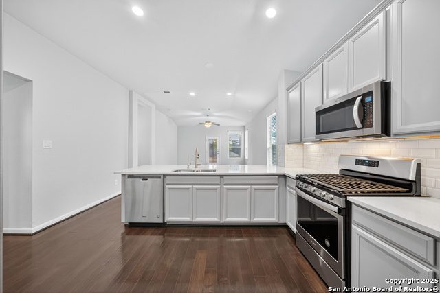 Image 13 of 37 For 11631 Troubadour