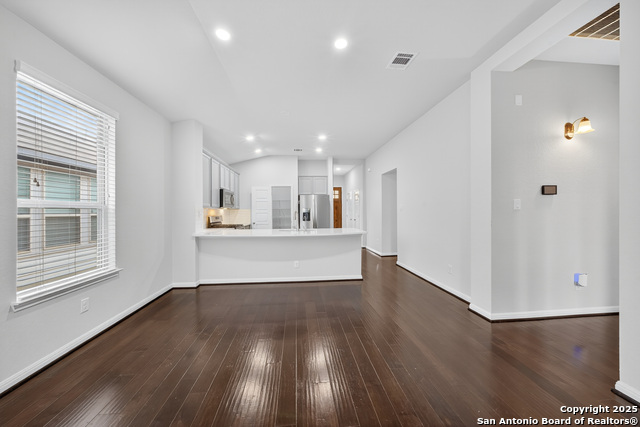 Image 17 of 37 For 11631 Troubadour