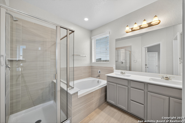 Image 23 of 37 For 11631 Troubadour