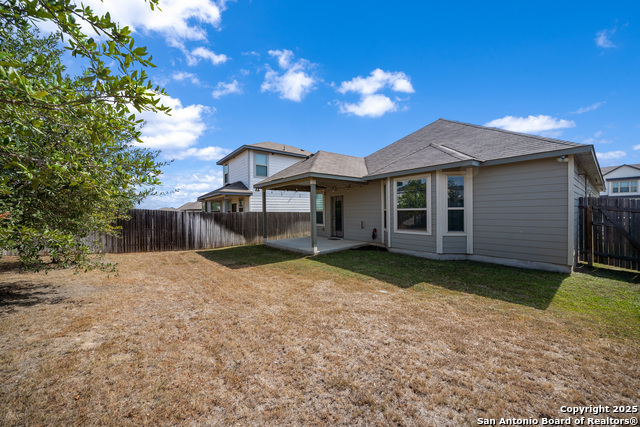 Image 35 of 37 For 11631 Troubadour