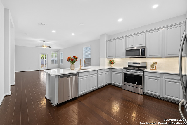 Image 4 of 37 For 11631 Troubadour