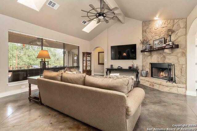 Listing photo id 6 for 1787 Mountain Spgs