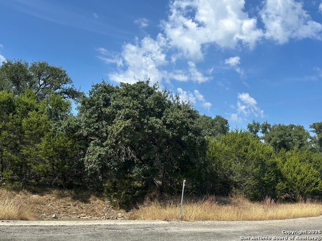 Listing photo id 0 for 1480 Waterstone Pkwy