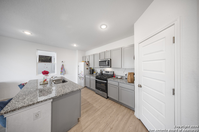 Image 10 of 27 For 727 Corbin Bend