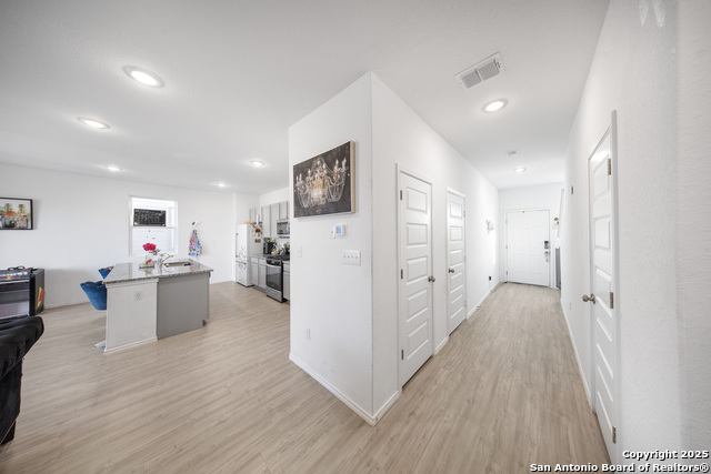 Image 2 of 27 For 727 Corbin Bend