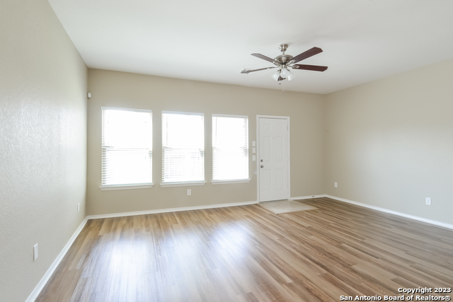 Image 4 of 15 For 9138 Vondel Park