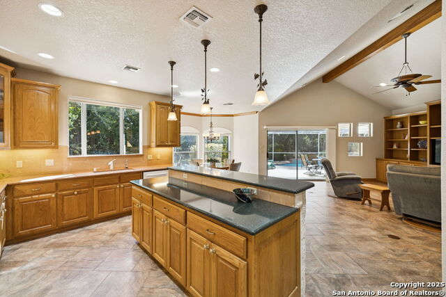 Image 18 of 48 For 85 Rio Colorado