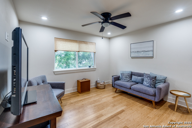 Image 16 of 25 For 1640 Katy