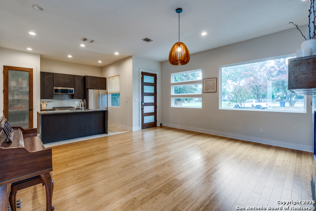 Image 6 of 25 For 1640 Katy