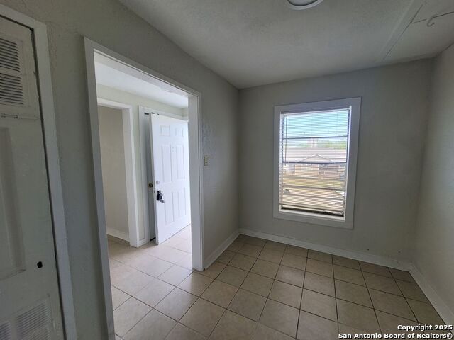 Image 10 of 25 For 424 Natalen  