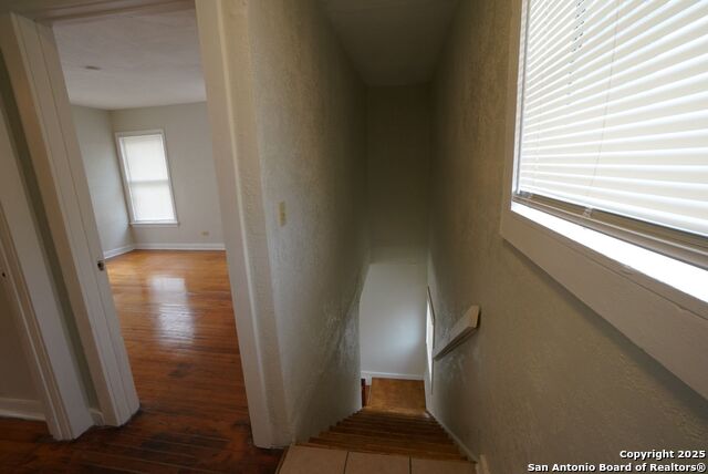 Image 12 of 25 For 424 Natalen  