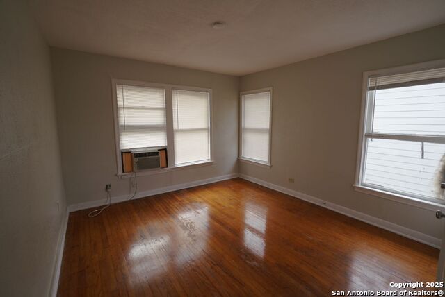 Image 15 of 25 For 424 Natalen  