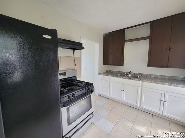 Image 8 of 25 For 424 Natalen  