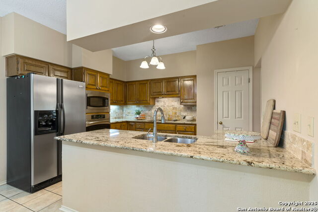 Listing photo id 8 for 8735 Paseo Oaks