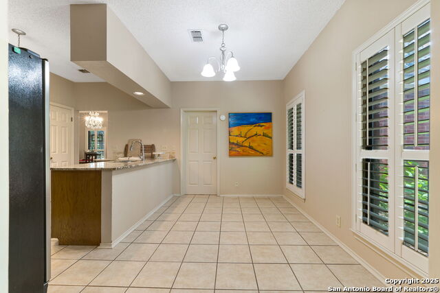 Listing photo id 9 for 8735 Paseo Oaks
